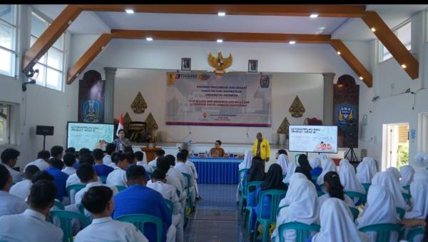 Dosen UI Bekali Siswa Banyuwangi: Siap Kuliah, Siap Jadi Pemimpin!