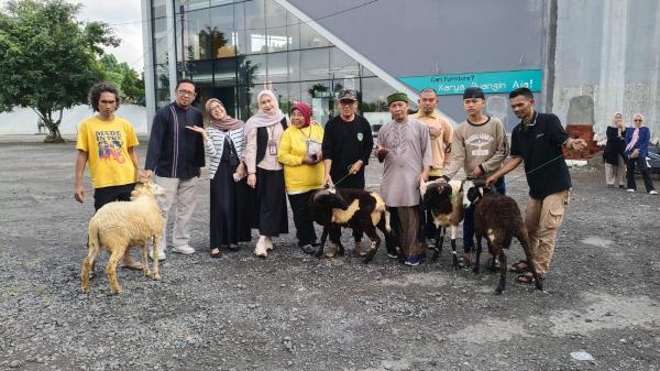 Plaza Asia Tasikmalaya Salurkan Hewan Kurban, Perkuat Ikatan Sosial Jelang Idul Adha 1446 H