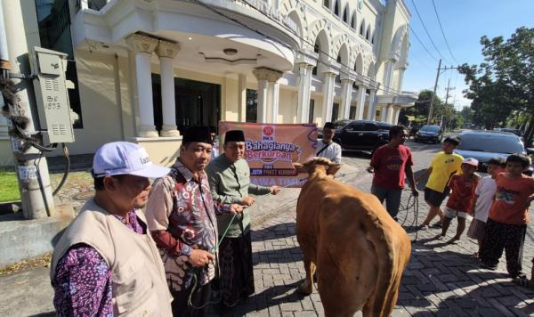 PKS Jatim Salurkan Hewan Kurban ke Tiga Organisasi Islam, Ketahui Siapa Saja Penerimanya!