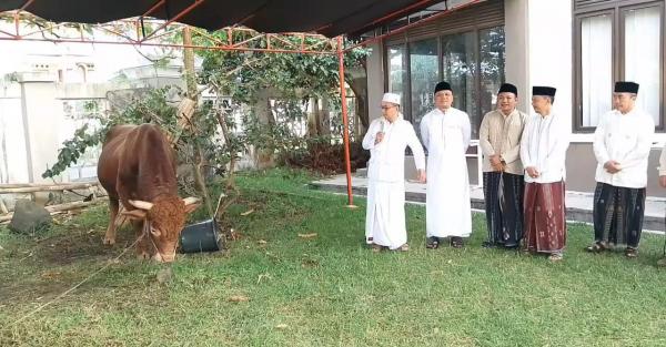 Bupati Tasikmalaya Serahkan Hewan Kurban dan Ajak Warga Tanamkan Semangat Berkorban