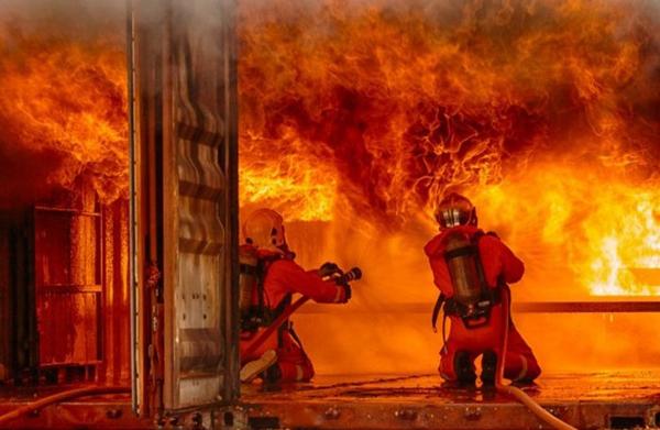 Bertengkar dengan Istri saat Mabuk Pria Ini Nekat Bakar Rumahnya Sendiri