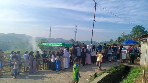 Idul Adha di Kampung Pasanggrahan Tasikmalaya, Tangis Haru Warnai Penyembelihan Hewan Kurban