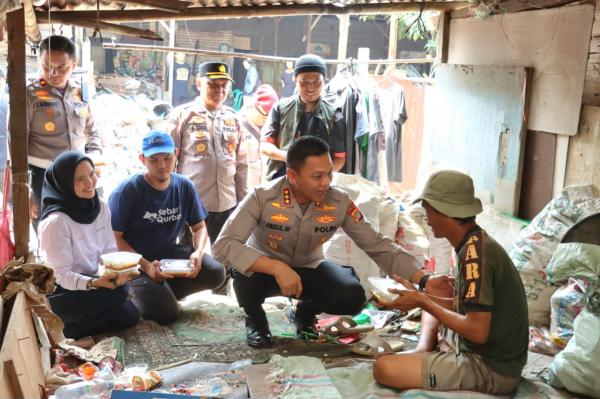 Warga di Slum Area Depok, Nikmati Sensasi Masakan Chef Hotel