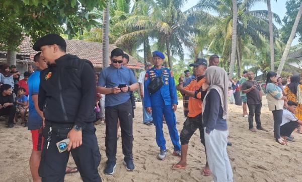 Tragis, Dua Bocah Terseret Ombak di Pantai Cinangka-Serang: 1 Selamat, 1 Masih Dicari