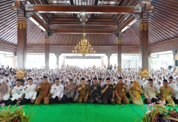 Hebat! 5.035 Santri di Mojokerto Lulus Tahfidz Alquran, Jadi Generasi Berakhlak Mulia