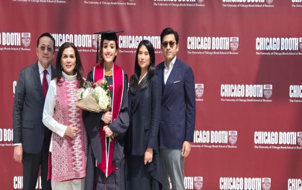 Putri Irman Gusman Raih Gelar MBA dari Chicago Booth