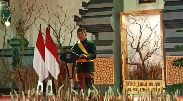 Selendang Kuning di Tanah Tengger, Yadnya Kasada dan Pesan Budaya dari Menteri Fadli Zon