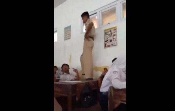 Kepala Ditendang Guru yang Naik Meja, Siswa di Demak Luka Lebam dan Pusing