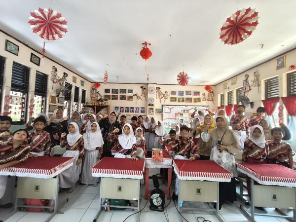 Birokrat Mengajar: 10 OPD Kota Cilegon Turun ke Sekolah, Dinkes Edukasi Siswa SD Soal Gizi dan PHBS