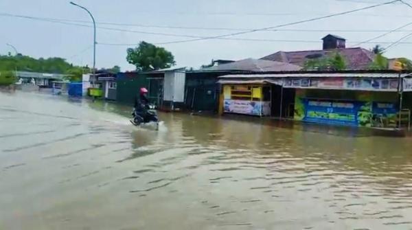 Banjir dan Longsor Terjang Sinjai, Ruas Jalan dan Permukiman Warga Terendam