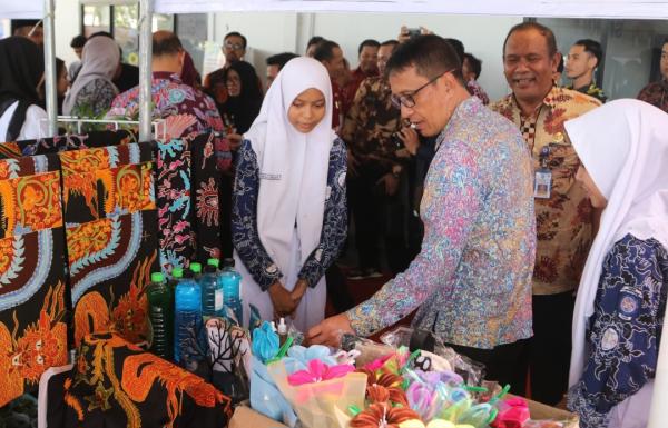 Ingatkan Era Migas Akan Memudar, Bupati Bojonegoro Dorong Pendidikan Kewirausahaan Sejak Dini