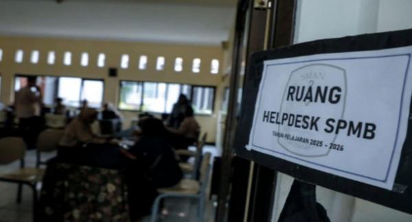 Disdik Jabar Pastikan Pendaftaran Hari Ketiga SPMB Berjalan Kondusif dan Lancar