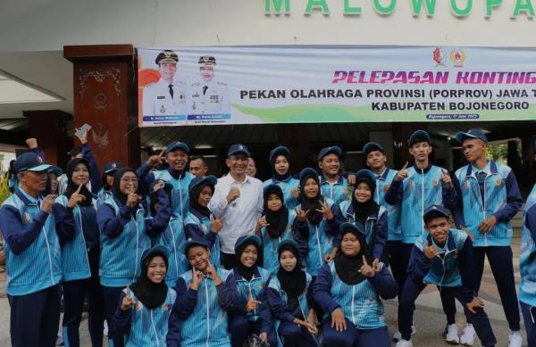 Lepas 329 Atlet ke Porprov Jatim 2025, Bupati Bojonegoro: Raih Emas Diganjar Rp35,8 Juta!