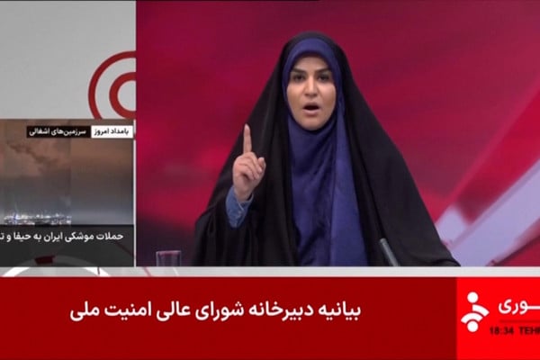 Saat Live, Rudal Israel Hantam Stasiun TV Pemerintah Iran, Presenter Lantunkan Takbir