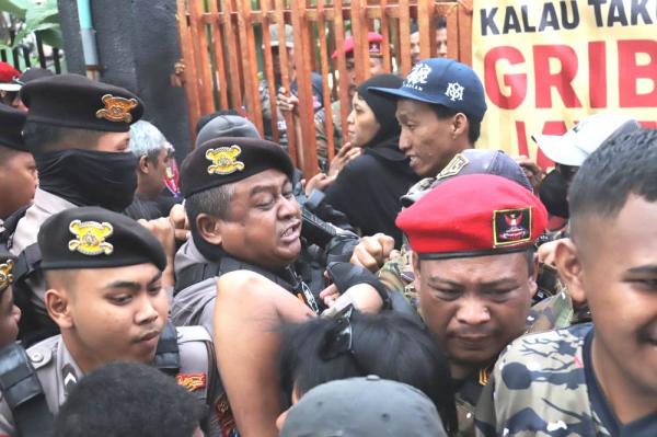 Eksekusi Rumah di Jalan Dr Soetomo Surabaya: Wibawa Hukum Tegak, Kuasa Hukum Pemohon Bersyukur