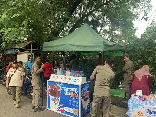 Terima Keluhan Warga, Satpol PP Depok Gusur Lapak Pedagang Kaki Lima di 5 Lokasi
