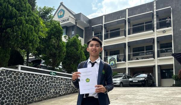 Adzikry Resmi Sandang Gelar Sarjana, Bukti Pemain Persib Tak Lupakan Pendidikan