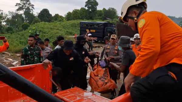Evakuasi Lancar, Jenazah Korban Longsor Diserahkan ke Keluarga