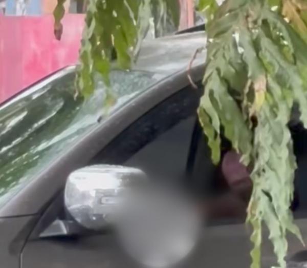 Viral Pengemudi Mobil Mewah Pamer Alat Kelamin di Pinggir Jalan Raya, Diduga Birahi Lagi Tinggi