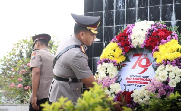 Peringati Hari Bhayangkara ke-79, Polresta Banyuwangi Gelar Ziarah dengan Khidmat di TMP Wisma Raga