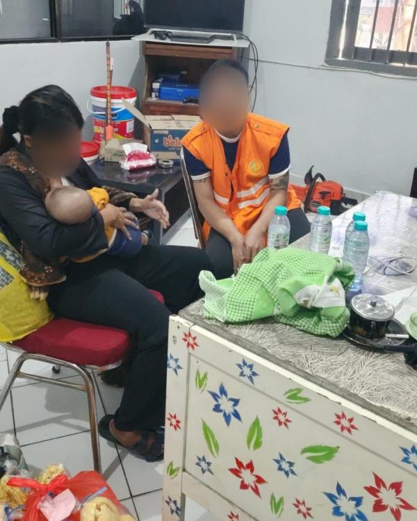 Pengunjung Perempuan di Lapas Porong Nyaris Selundupkan Ponsel Dalam Selimut Bayi