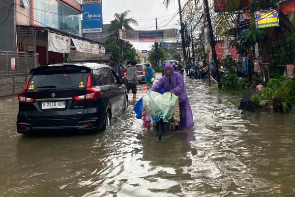 BREAKING NEWS: Banjir Landa Tangerang, Ratusan Rumah Terendam