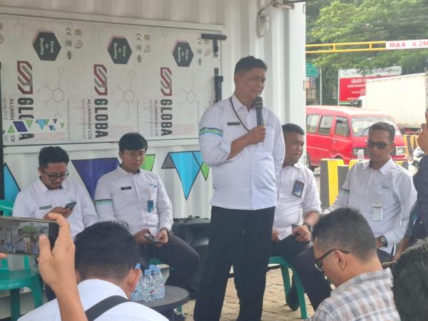 Pelabuhan Merak Sibuk 24 Jam: GM Syamsudin Paparkan Tantangan ke Jurnalis