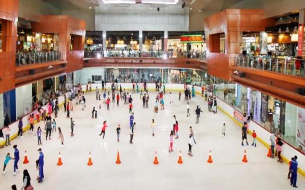 4 Rekomendasi Tempat Main Ice Skating di Jakarta Lengkap dengan Harga Tiket 4 Rekomendasi Tempat Main Ice Skating di Jakarta Lengkap dengan Harga Tiket