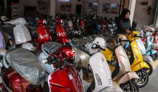 Konsumen Tunda Pembelian Motor Listrik hingga Stok Menumpuk, Subsidi Tak Kunjung Cair
