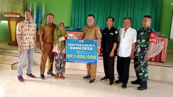 20 Keluarga di Pekon Panutan Terima BLT Dana Desa Tahap I Tahun 2025