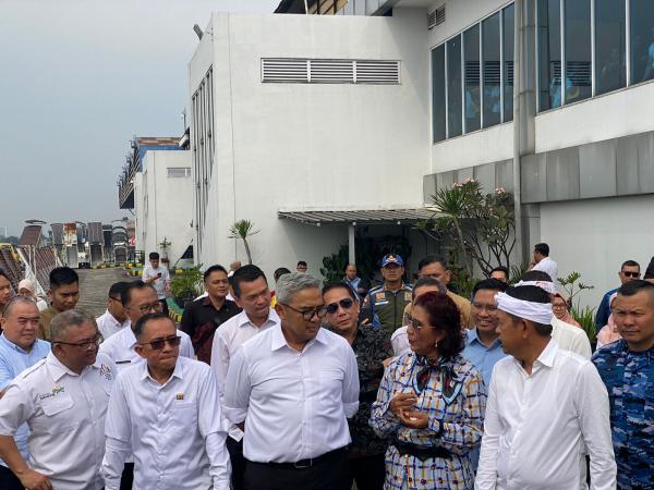 KDM Tantang Wali Kota Bandung Benahi Teras Cihampelas