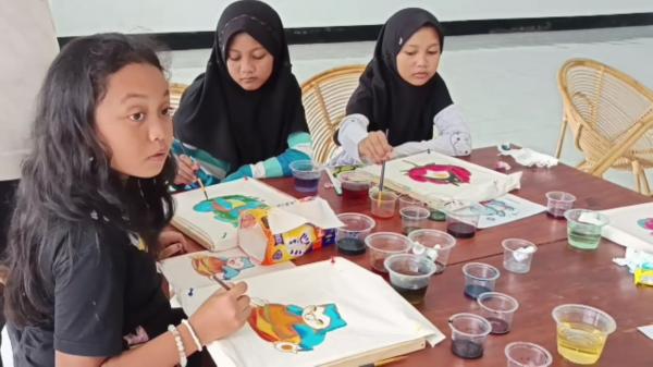 Batik Gedog Tuban Dikemas Jadi Wisata Edukasi Keluarga Saat Liburan