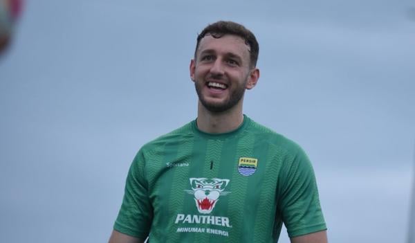 Latihan Perdana Persib 2025, Adam Przybek Kagum Sambutan Hangat Bobotoh