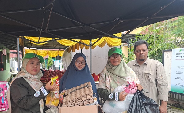 Warga Medan Tuntungan Kumpulkan Ratusan Kilogram Sampah dalam Aksi Lingkungan