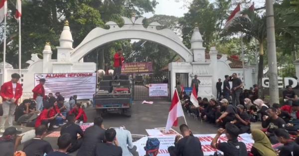 Tunjangan Tak Dibayar Sejak Awal Tahun, Guru se-Banten Ancam Mogok Massal