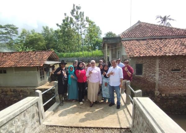 Momen Bulan Bung Karno, Legislator PDIP Blusukan ke Sawah Serap Aspirasi Petani
