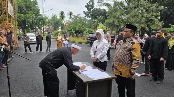Ajak Masyarakat Sadar Bersihkan Sampah, DLH Subang Gagas Khutbah Jum’at Bertema Lingkungan