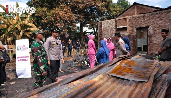 Heroik dan Haru di Balik Kebakaran Rumah di Gowa, Kapolres dan Bhayangkari Turun Bantu Korban