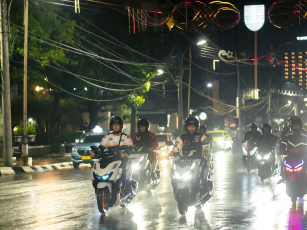 Tren Baru Motoran Malam di Semarang, Bikers Nikmati Wisata dan Pesona Lampu Kota