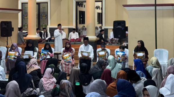 Peringati 10 Muharram, Desa Cijulang Ciamis Salurkan Santunan Rp100 Juta Lebih untuk 54 Anak Yatim