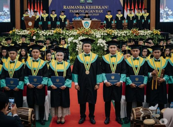 Miris! 1 Juta Sarjana Menganggur, DPR Sebut Kegagalan Sistemik di Tengah Bonus Demografi
