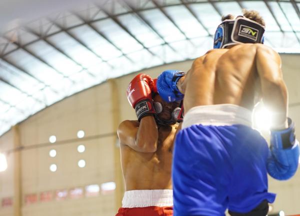Cegah Tawuran Jalanan, Polda Jateng Gelar Pertandingan Tinju di Ring