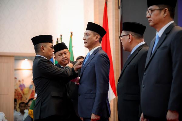Gubernur Banten Lantik Sekda Baru: Deden Apriandhi Diamanahi Jalankan Misi Besar Presiden Prabowo