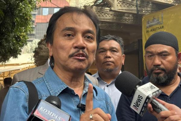 Roy Suryo Bawa Bukti ke Bareskrim, Pede Sebut Ijazah Jokowi 99,9 Persen Palsu