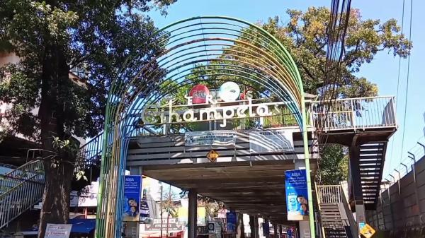 Teras Cihampelas Tak Jadi Dibongkar, Pedagang: Semoga Ramai Lagi!