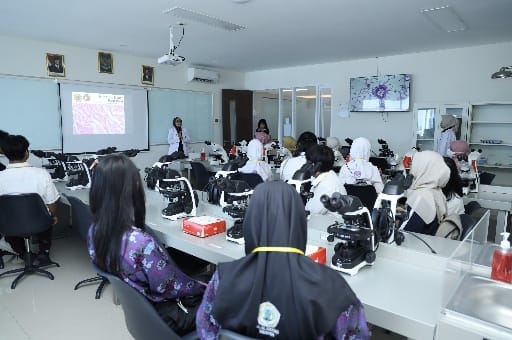 Baru Dibuka, Ratusan Siswa dari 30 SMA di Jatim Penasaran Laboratorium Kedokteran Untag Surabaya
