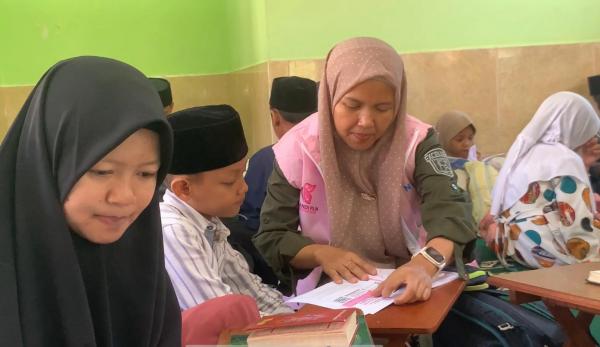 Isi Libur Sekolah, Srikandi PLN Ponorogo Ajari Puluhan Anak Mengaji