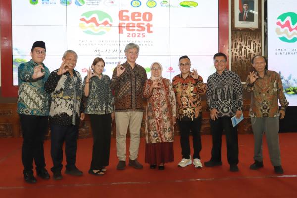 Geofest 2025 Resmi Dibuka, Kebumen Tampilkan Potensi Geowisata ke Panggung Dunia