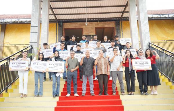 Berprestasi Tingkat Nasional dan Provinsi, 17 Mahasiswa Unigoro Digelontor Beasiswa