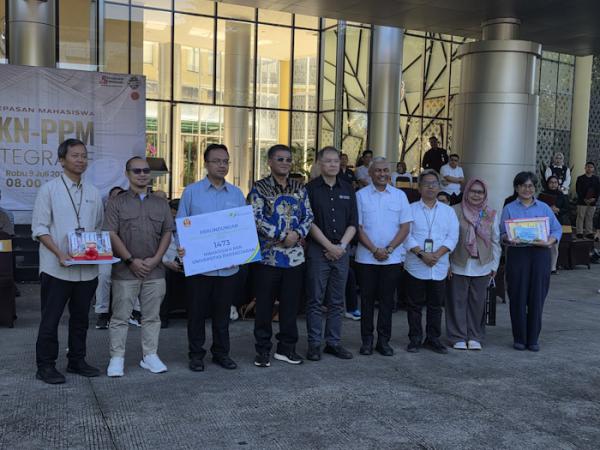 Unpad Lepas Mahasiswa KKN 2025, Kini Dilengkapi Perlindungan Sosial